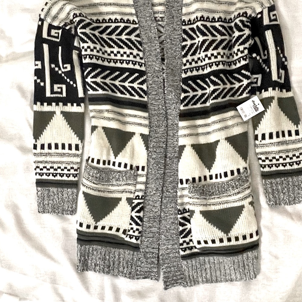 Charolette Russe sweater.NWT size small.